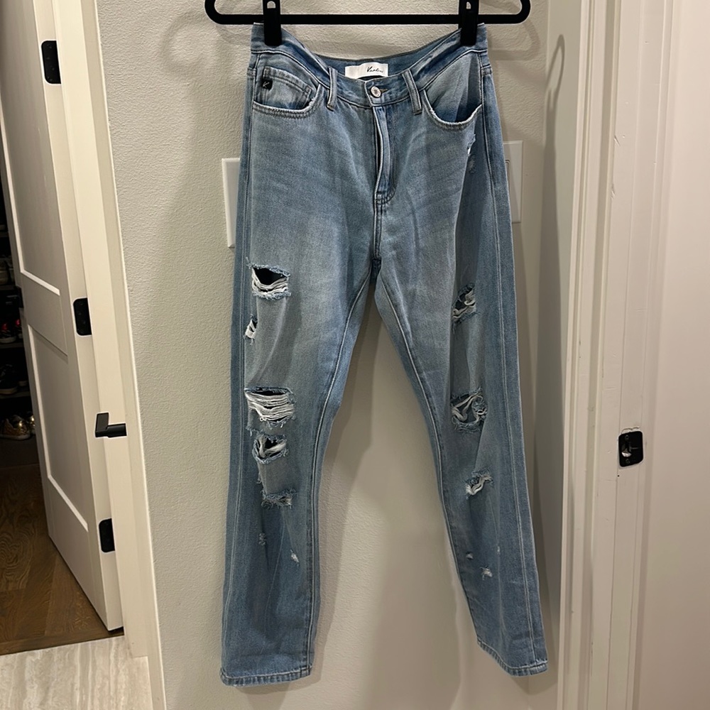 Women’s Kancan relaxed fit + distressed jean • size: 1/24 • perfect condition